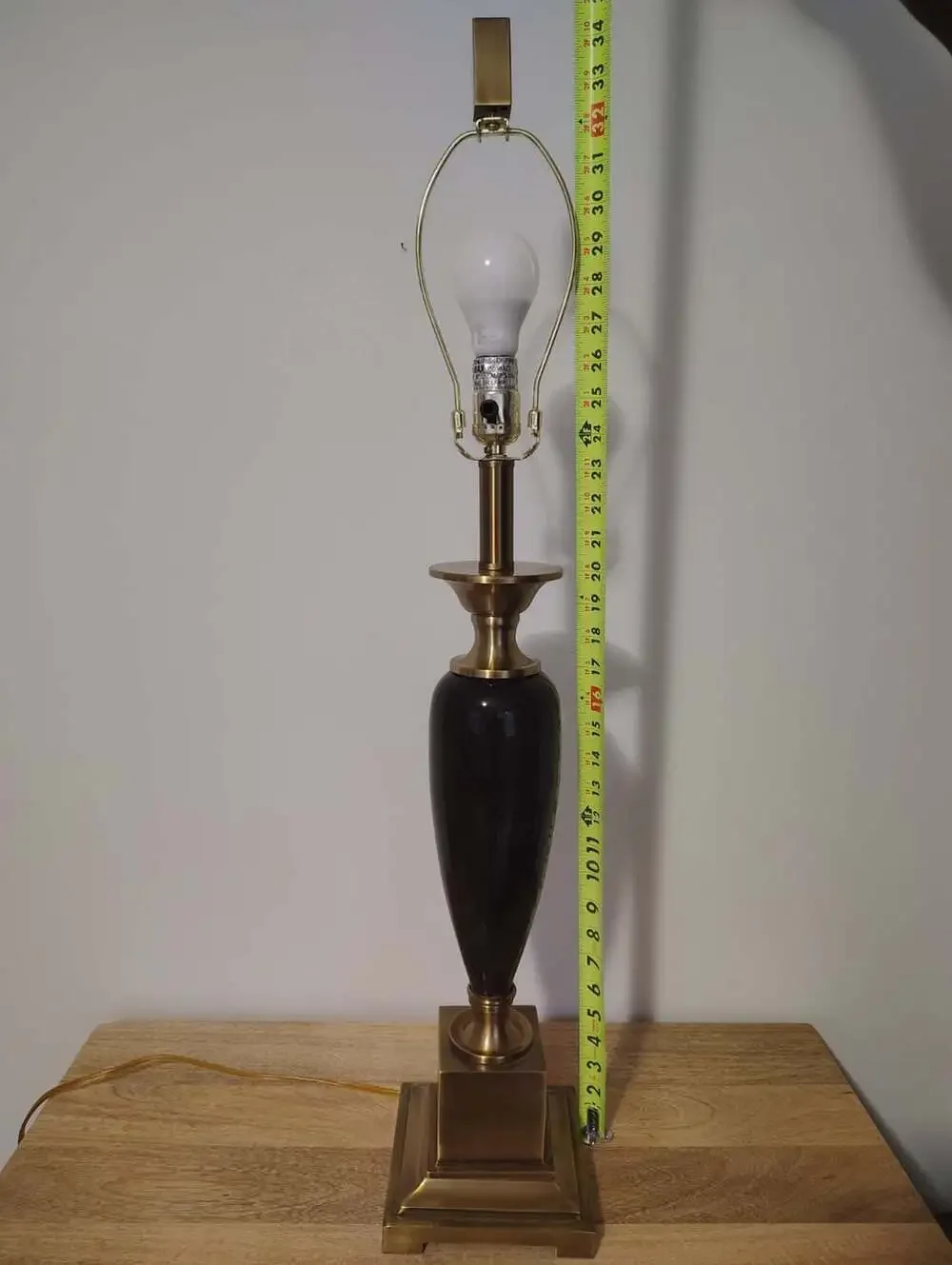 VTG Stiffel Neoclassical Blue Black Porcelain Brass Hollywood Regency Table Lamp